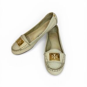 Tory Burch Kendrick Driving Moccasin Loafers Cream Leather Gold Logo Size 7.5